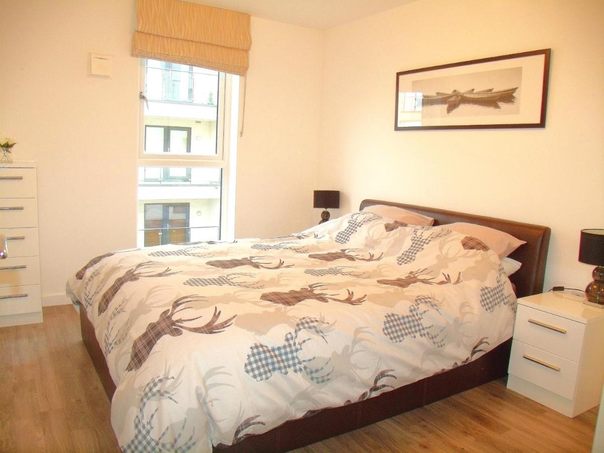 New Central Woking 1 And 2 Bedroom Apartments With Free Gym, Close To Train Station Bagian luar foto