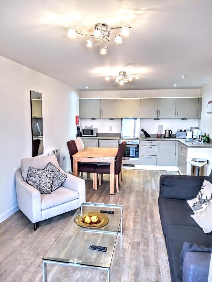 New Central Woking 1 And 2 Bedroom Apartments With Free Gym, Close To Train Station Bagian luar foto