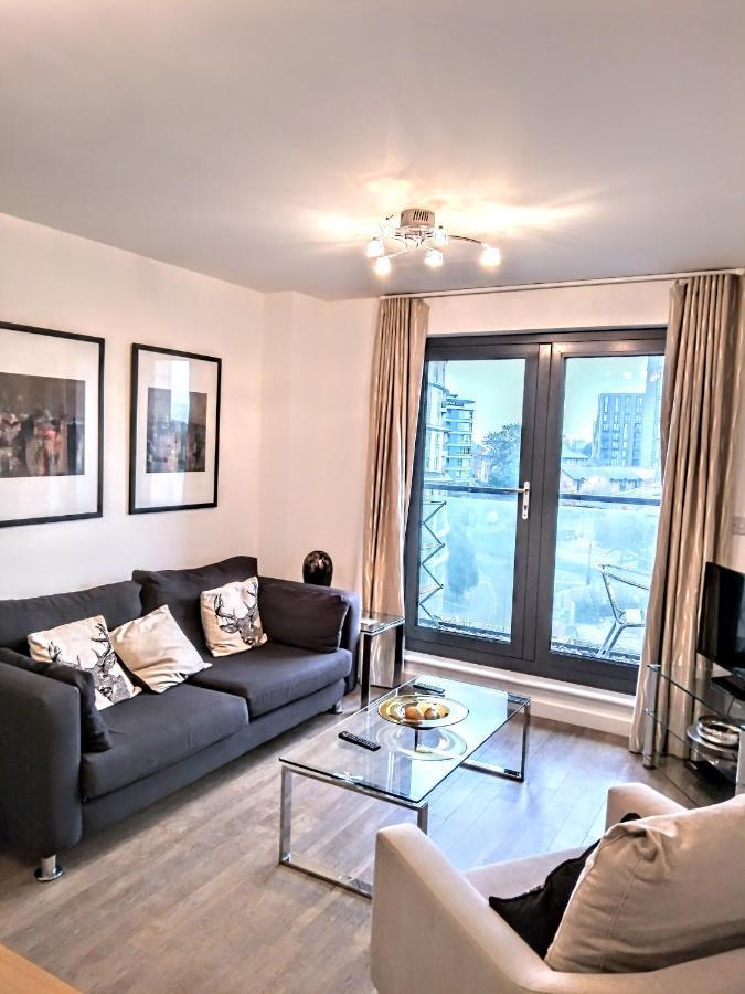 New Central Woking 1 And 2 Bedroom Apartments With Free Gym, Close To Train Station Bagian luar foto