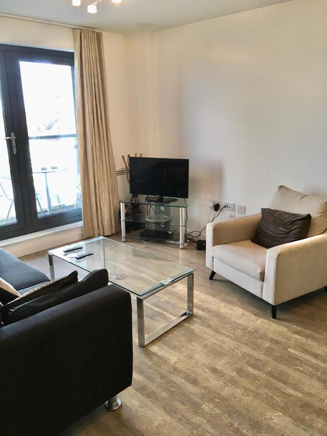 New Central Woking 1 And 2 Bedroom Apartments With Free Gym, Close To Train Station Bagian luar foto